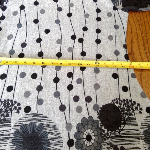 Reborn Medium Lightweight Graphic Knit Dress Elbow Sleeves Black/Gray - Picture 11 of 14